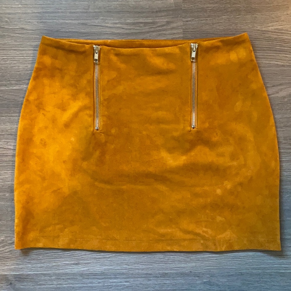 FOREVER 21 mustard mini skirt medium